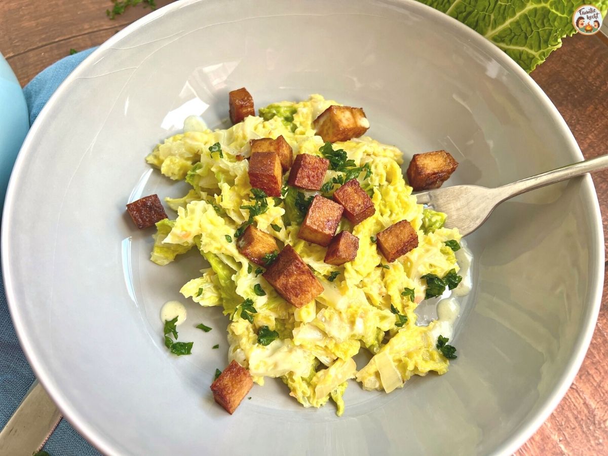 Rahmwirsing mit Räuchertofu ♥ cremig lecker | FAMILIE KOCHT