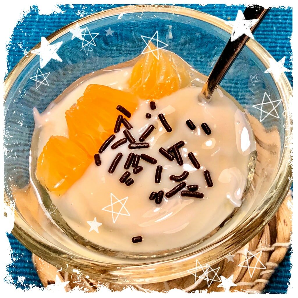 Lecker Griechischer Joghurt ♥ mit Honig und Mandarine (Rezept)