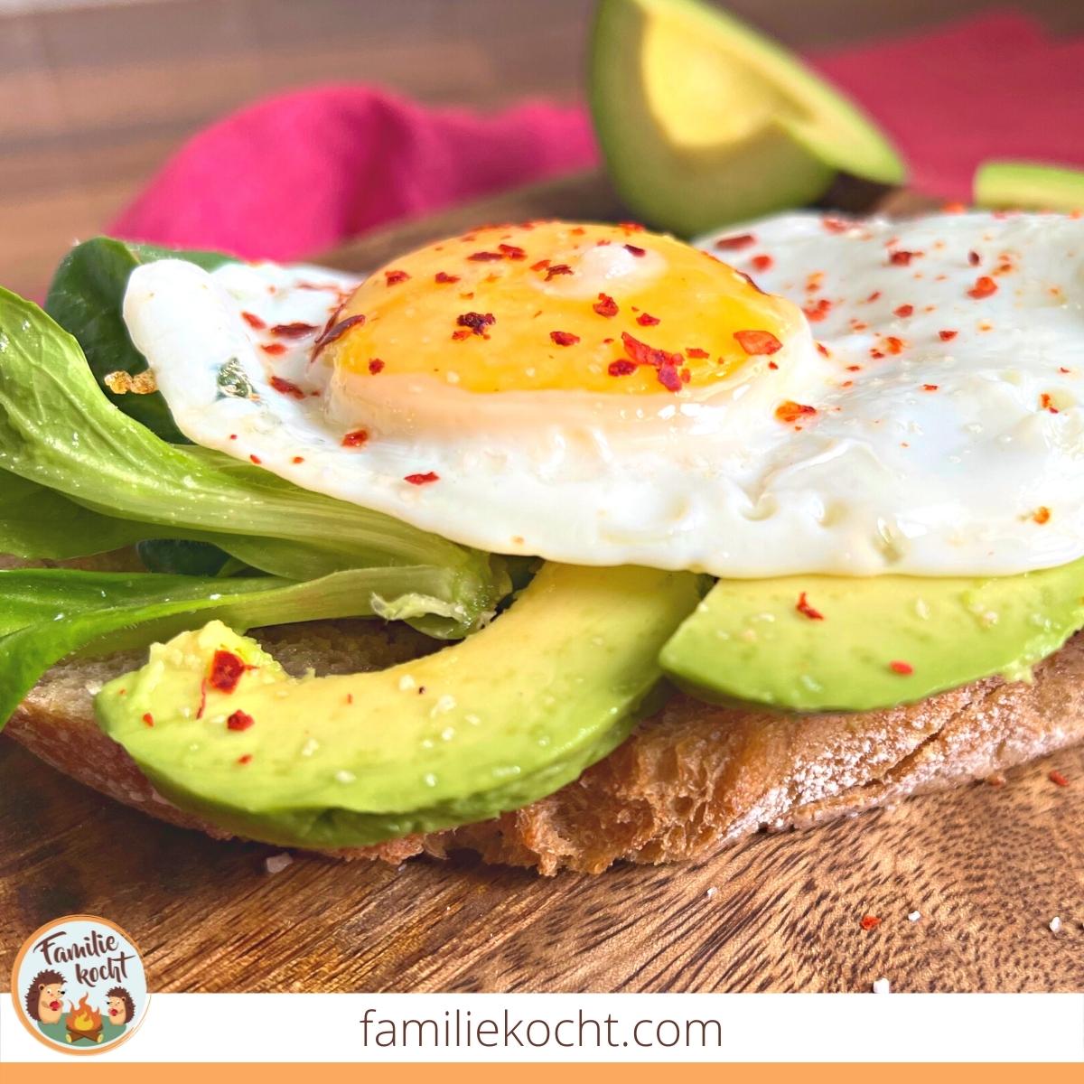 Geröstetes Avocado Brot mit Ei ♥ Familie kocht!