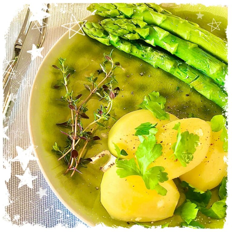 Grüner Spargel mit Petersilienkartoffeln Rezept