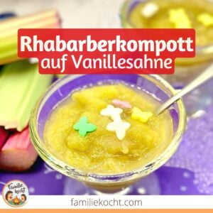 Rhabarberkompott auf Vanillesahne