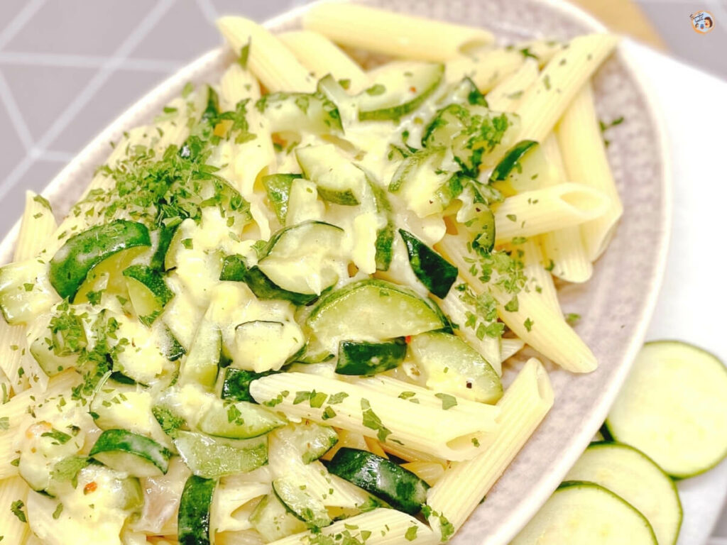 Zucchini Gemüse mit Sahne