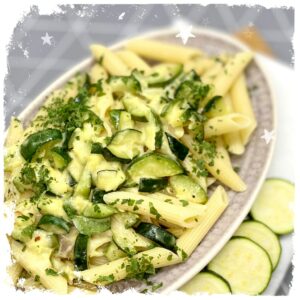 Zucchini Sahne Soße mit Penne Rezept