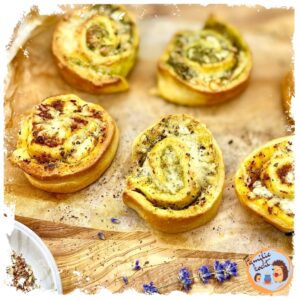 Schnelle Pizzaschnecken mit Pesto