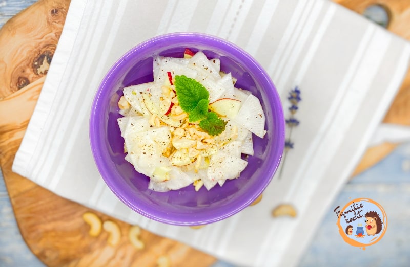 Rettichsalat mit Apfel und Cashews