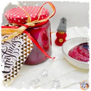 Selbstgemachte Weihnachtsmarmelade mit Beeren, Apfel und Zimt Rezept
