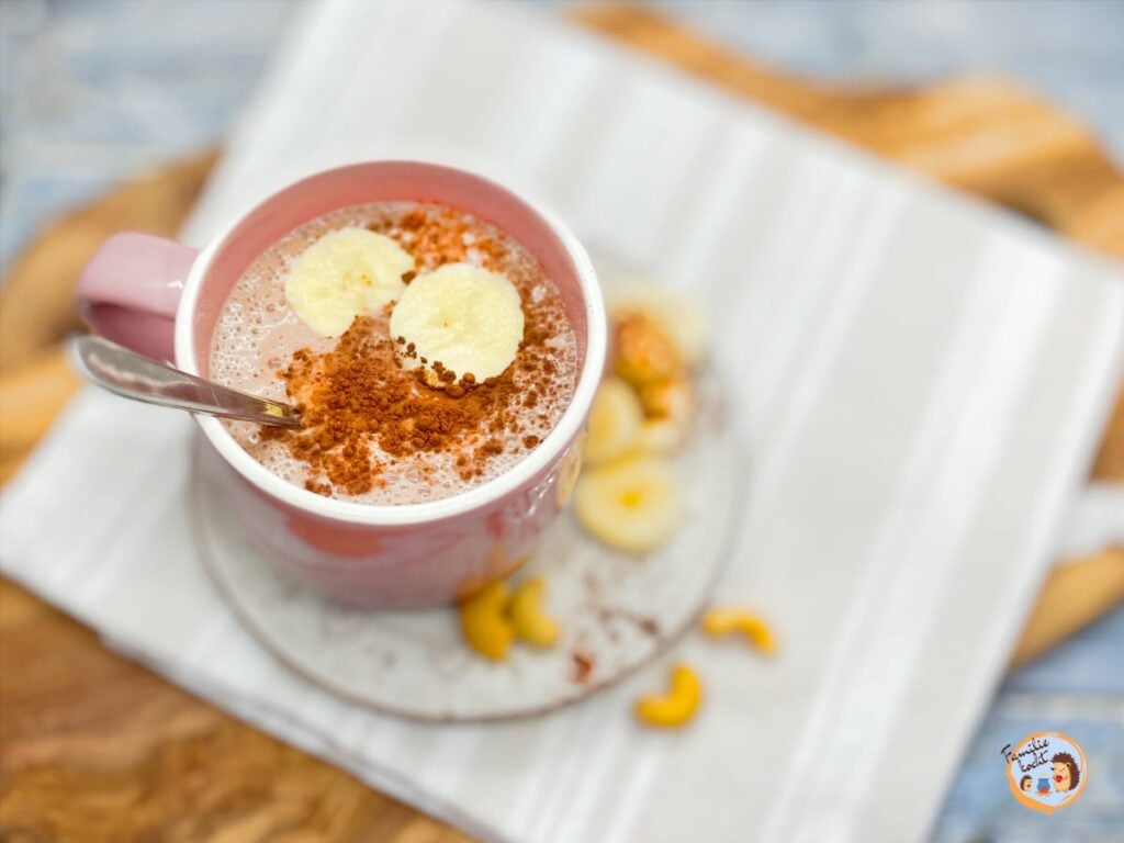 bananenshake mit erdnüssen und cashews