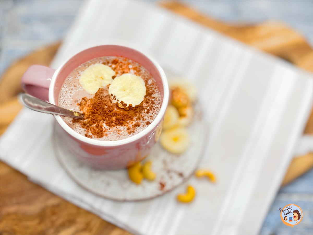 Cremiger Bananen Erdnuss Shake ★ perfekt zum Kaffee und Kuchen