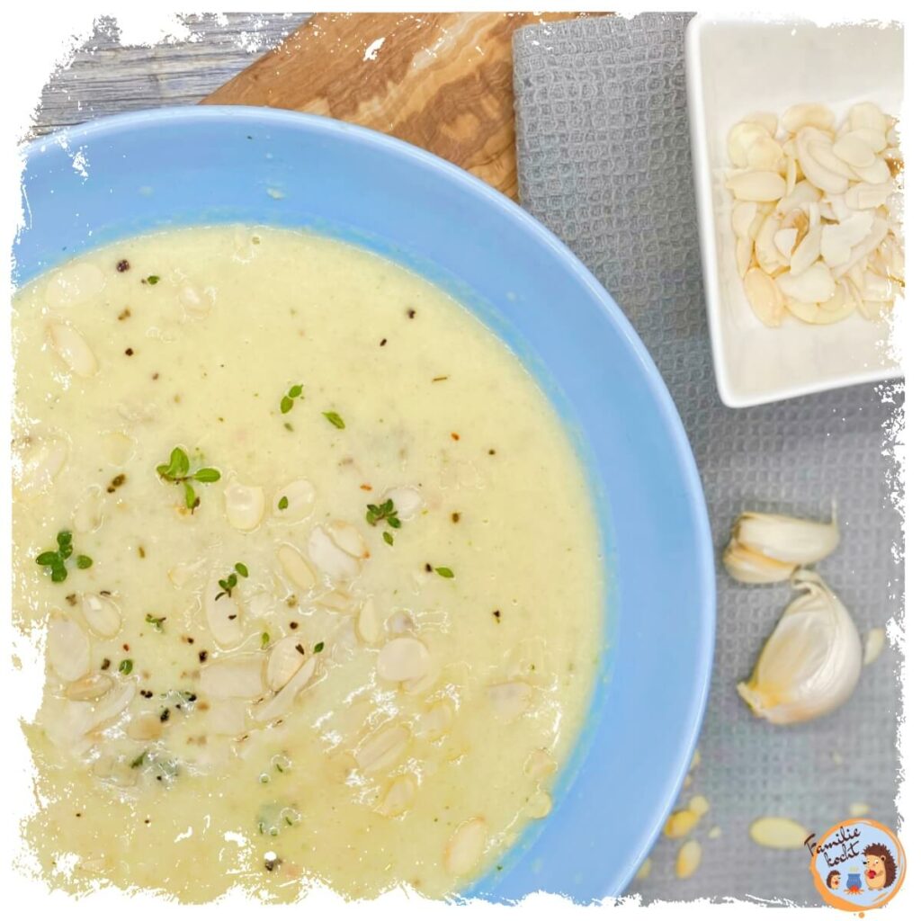 Blumenkohlsuppe mit geröstetem Blumenkohl