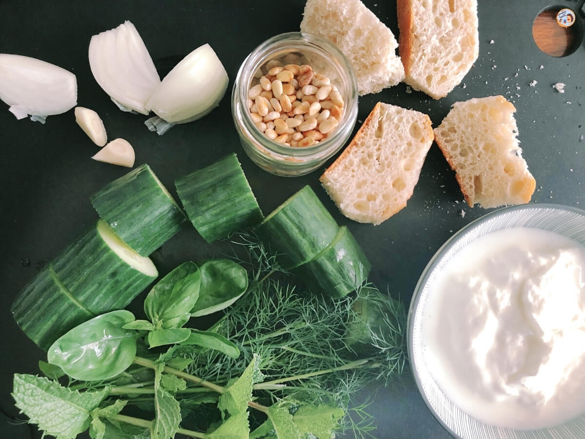 Gurken Gazpacho ♥ kalte Gurkensuppe mit Joghurt Rezept