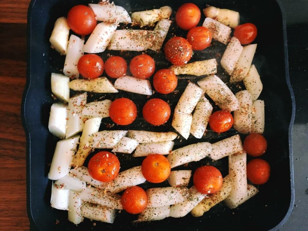 Spargelsalat mit Tomaten und Mozzarella