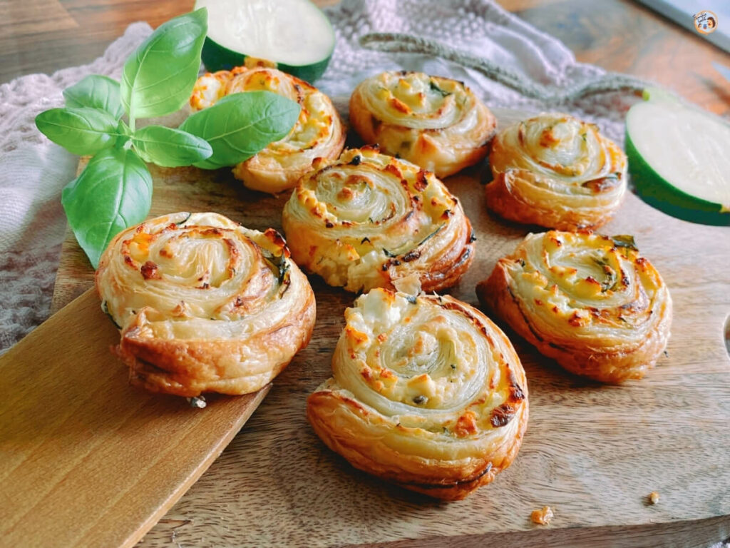 Blätterteig Schnecken Feta