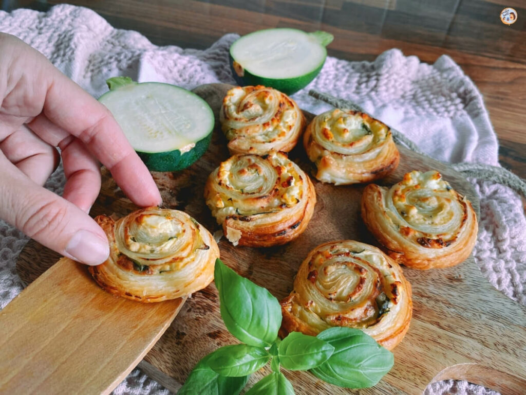 Blätterteig Schnecken ♥ vegetarisch mit Feta &amp; Zucchini