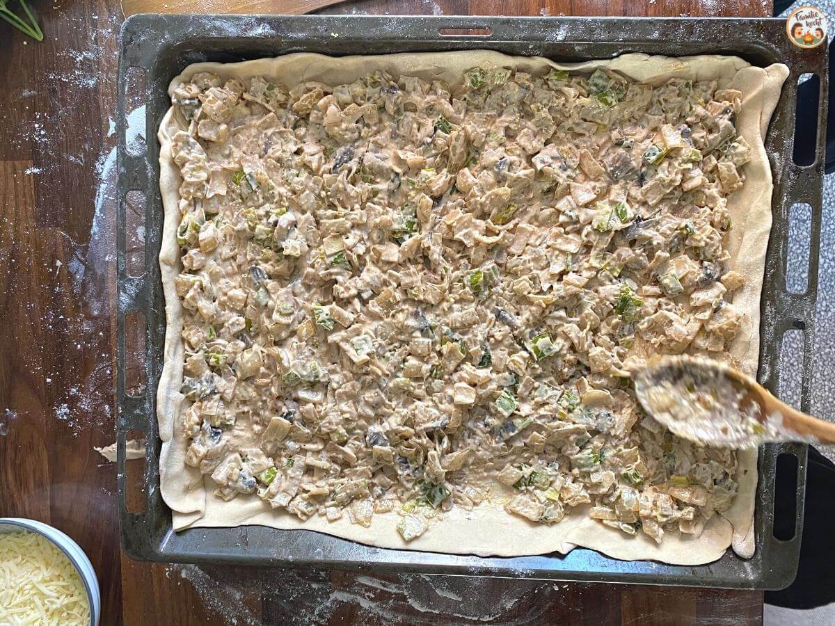 Zwiebelkuchen vegetarisch ♥ mit Lauch &amp; Champignons Rezept