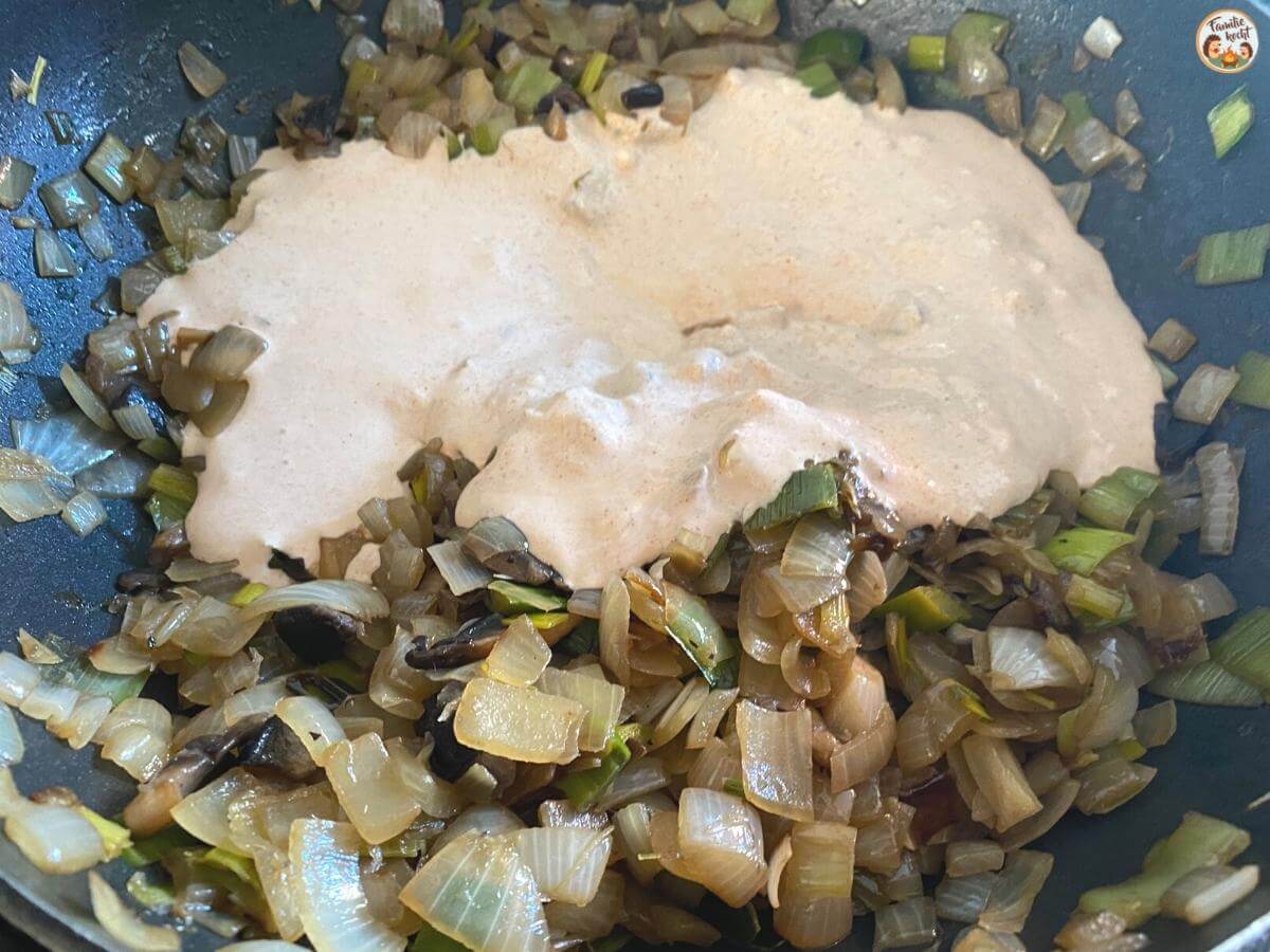 Zwiebelkuchen vegetarisch ♥ mit Lauch &amp; Champignons Rezept