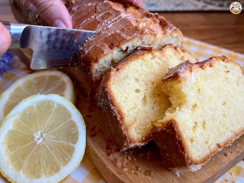 Saftigen Zitronenkuchen backen