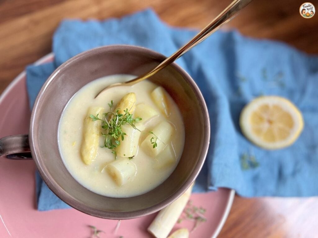 Spargelsuppe nach Omas Rezept