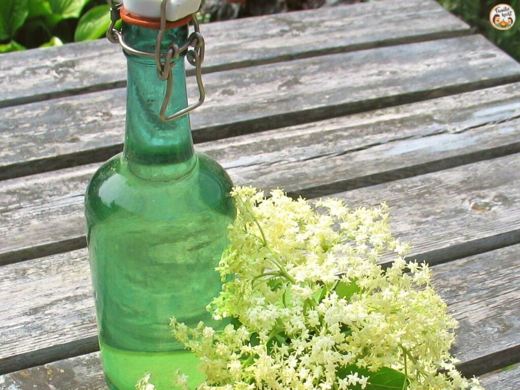 Holunderblütenwein