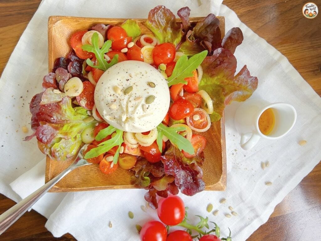 Italienische Burrata Caprese