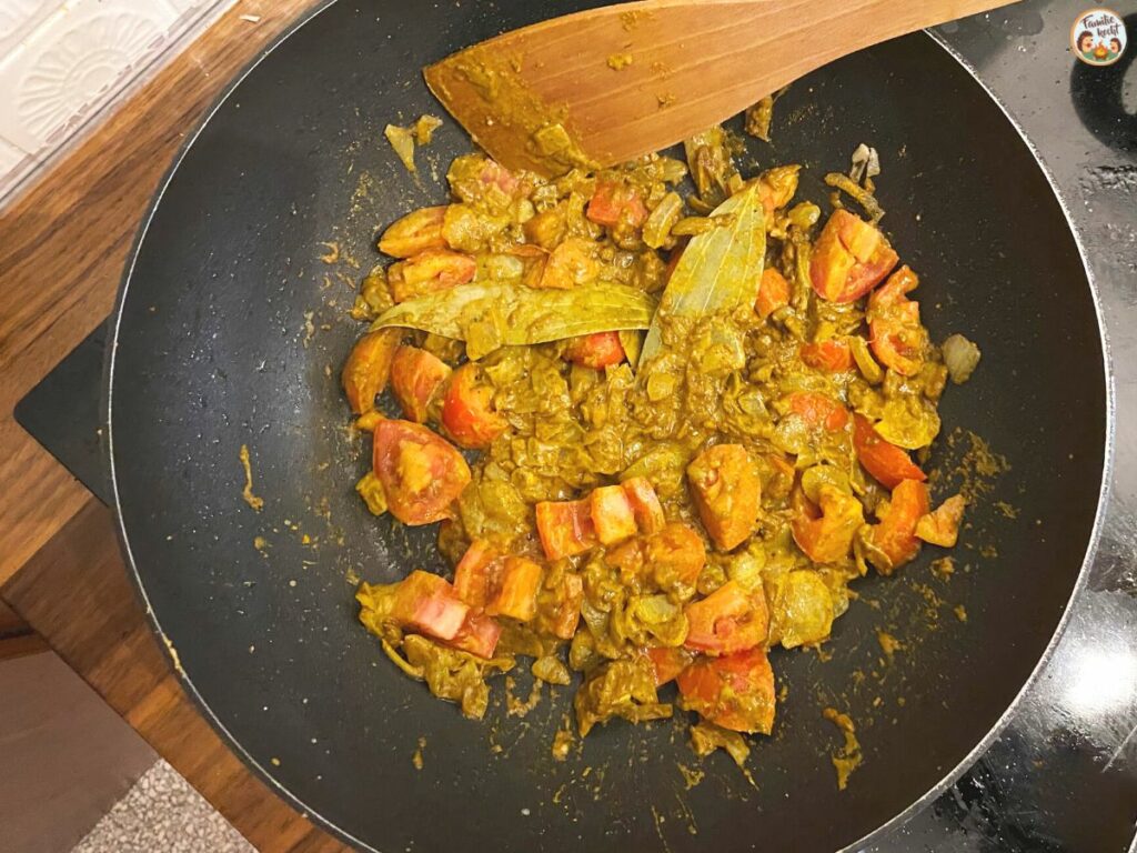 Palak Paneer Zutaten anbraten