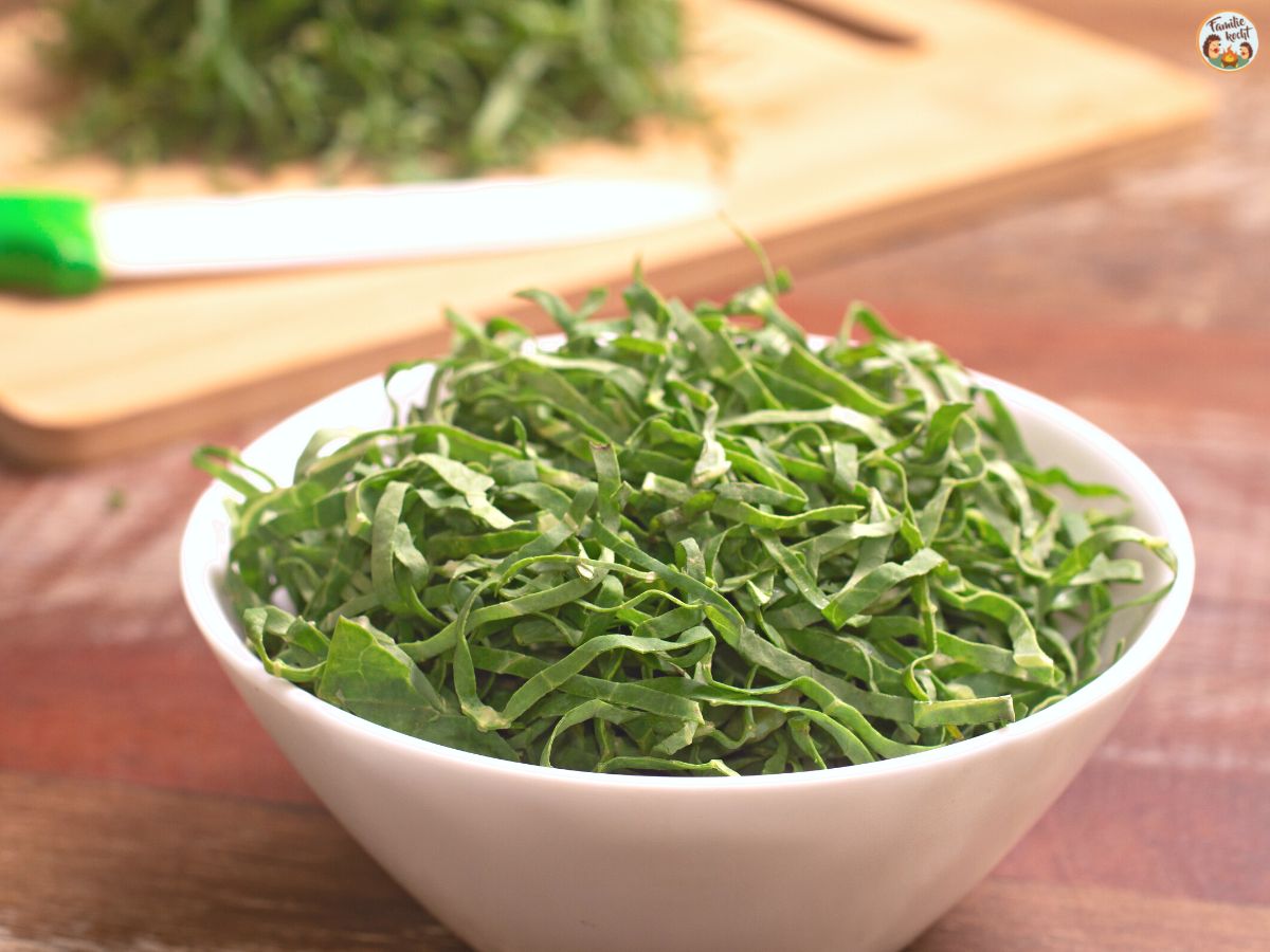 Caldo Verde vegan • Portugiesische Kohlsuppe • Familie kocht Caldo Verde vegan • Portugiesische Kohlsuppe • Familie kocht