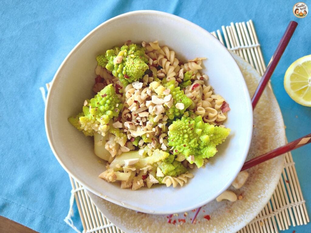 Romanesco Wok mit Cashews