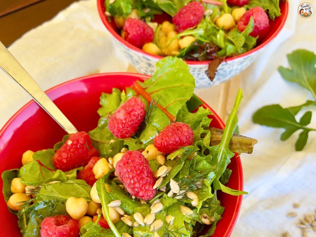 Sommersalat mit Himbeeren