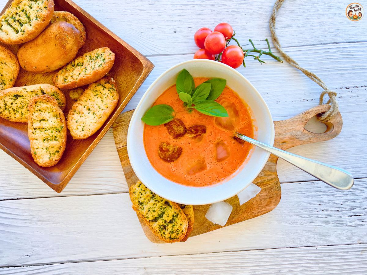 Salmorejo - Kalte Spanische Tomatensuppe • Familie kocht